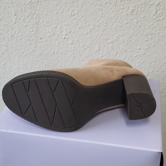 New WHITE MOUNTAIN Women's Thoughtful Tan Ankle Boot - Picture 6 of 6